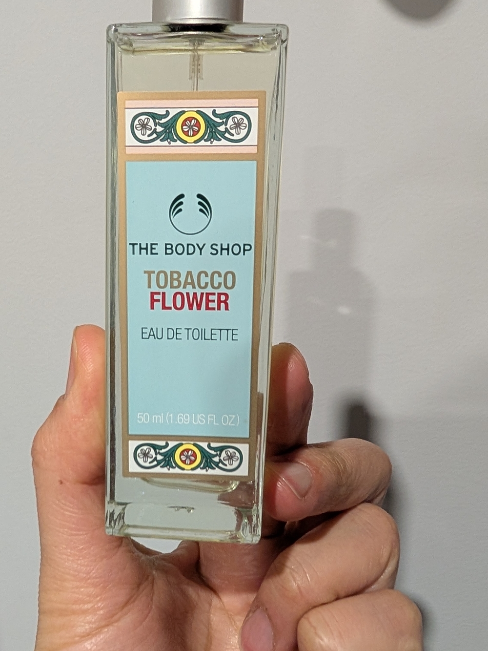 The Body Shop Tobacco Flower Eau de Toilette - Light Blue & Red Accents